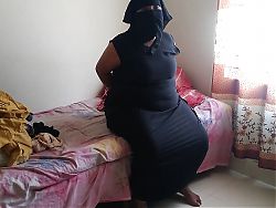 Indonesian widow 55-year-old Muslim aunty tied her hands and fucked her wet Pussy - Jabardasti fuck and Give Some behind